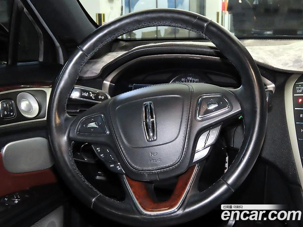 Lincoln New MKZ Hybrid (09.2019)