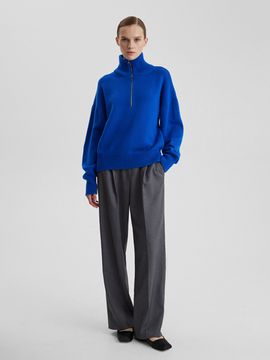 AIM  свободного кроя с замком. Цвет синий. 50% шерсть мериноса.