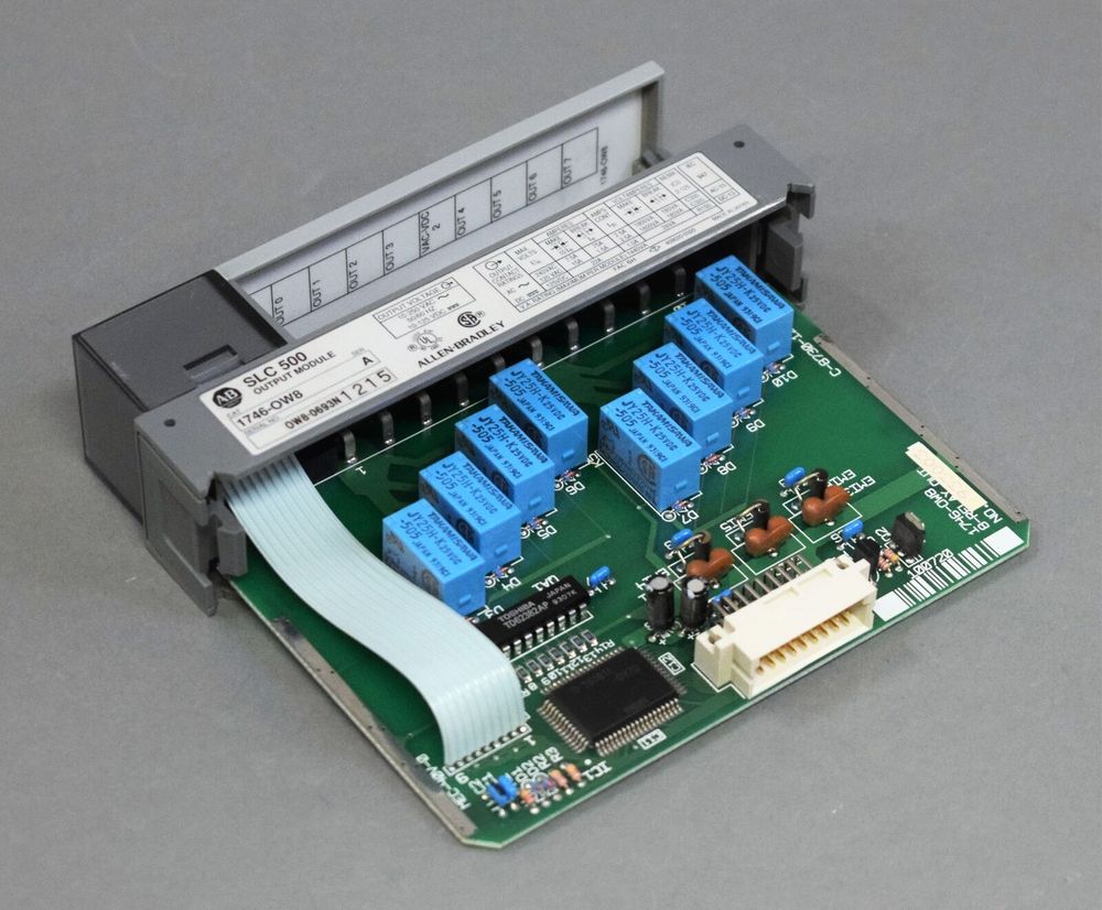 Модульный реле выхода ALLEN-BRADLEY 1746-OW8