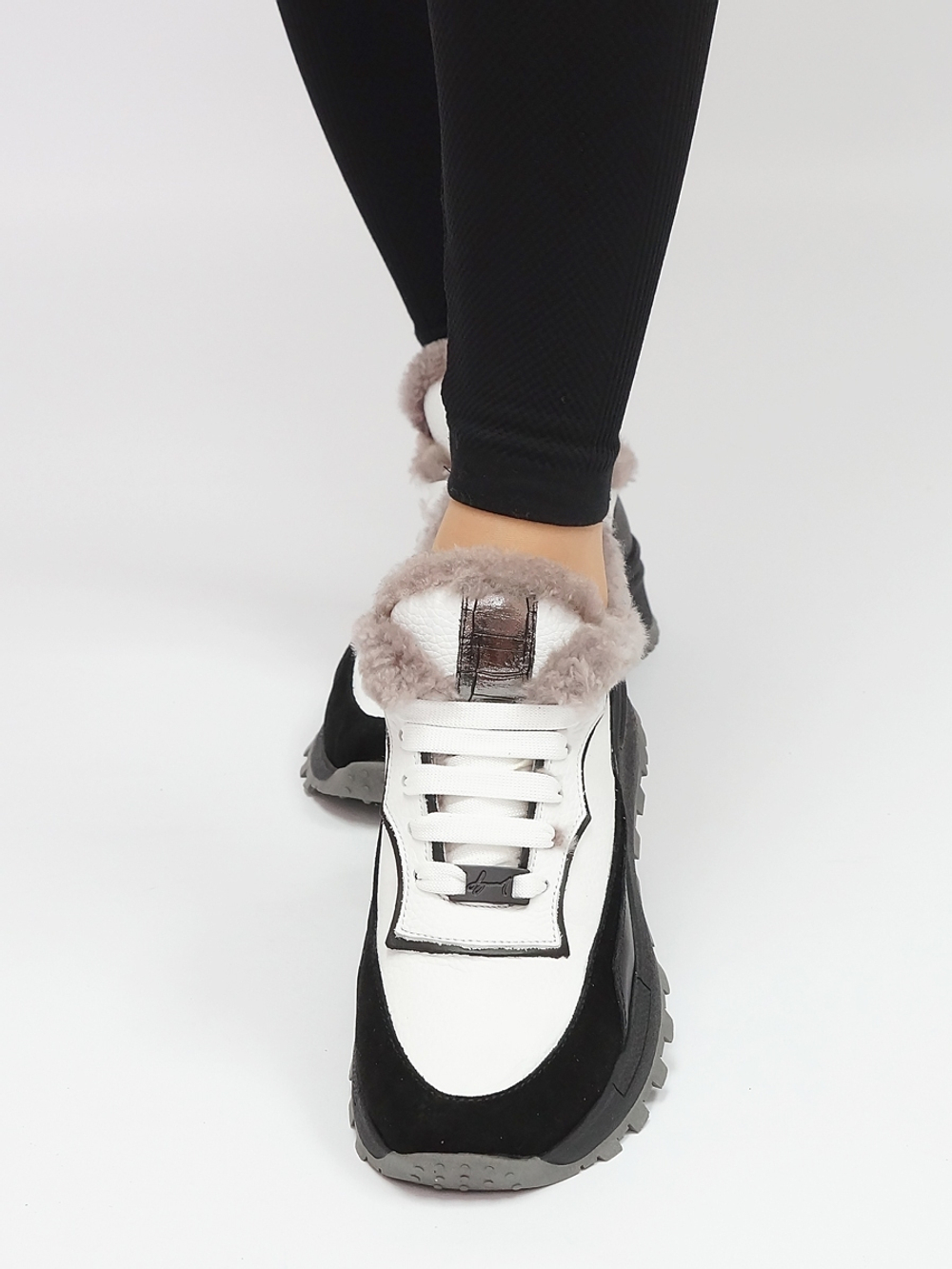 Кроссовки женские зимние