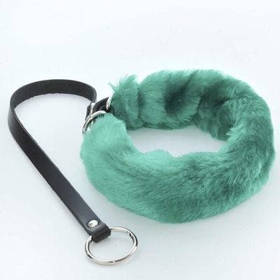 Зеленый меховой ошейник с кожаным поводком (Цвет: зеленый)