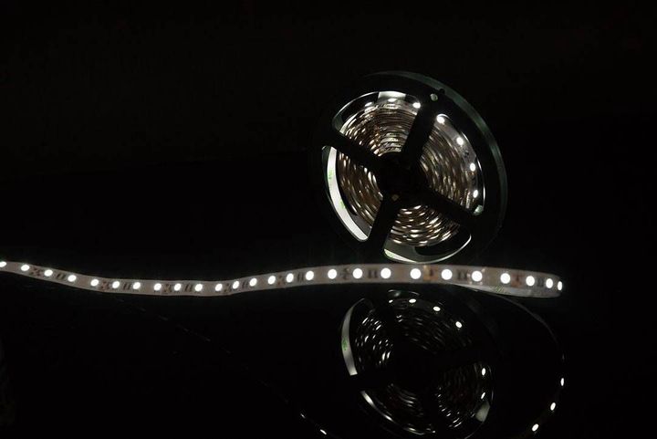 Светодиодная лента SWG 14,4W/m 60Led/m 5050SMD холодный белый 5M SWG560-12-14.4-UW-М 009263
