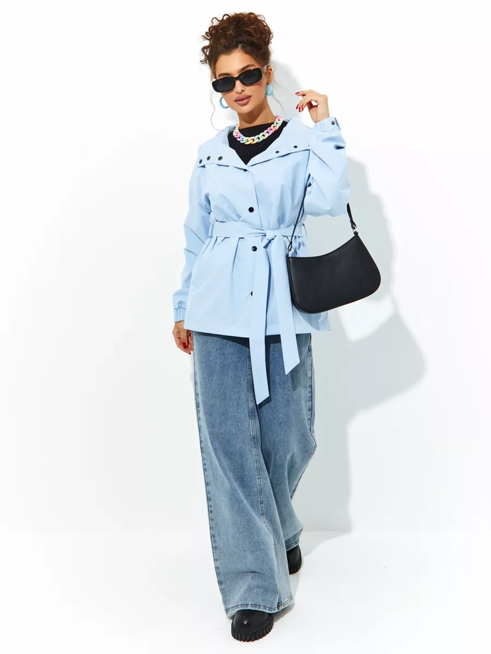 Ветровка осенняя с капюшоном