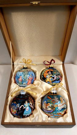 Сувенирный набор из 4-х новогодних шаров с ручной росписью Палех
