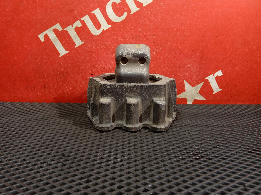 Подушка двигателя задняя