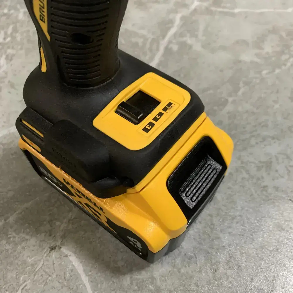 Новый Dewalt DCF850 1 / 4 "Ударный привод 20v, включая аккумулятор 4.0AH и зарядное устройство Новые инструменты