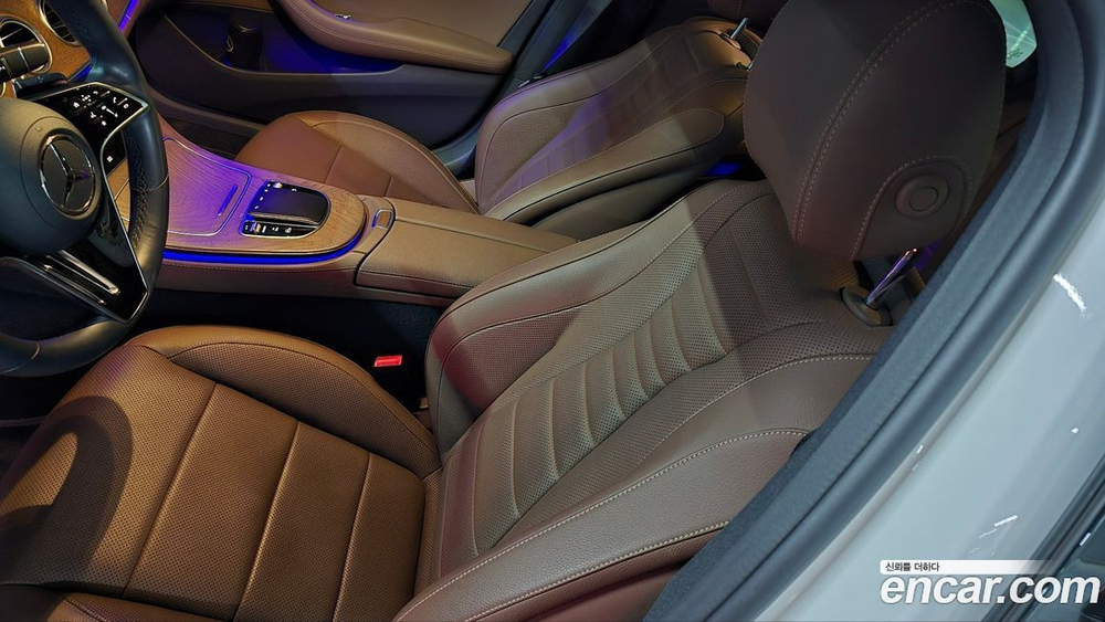 Mercedes-Benz E-Class W213 E300e 4MATIC Exclusive (10.2021)