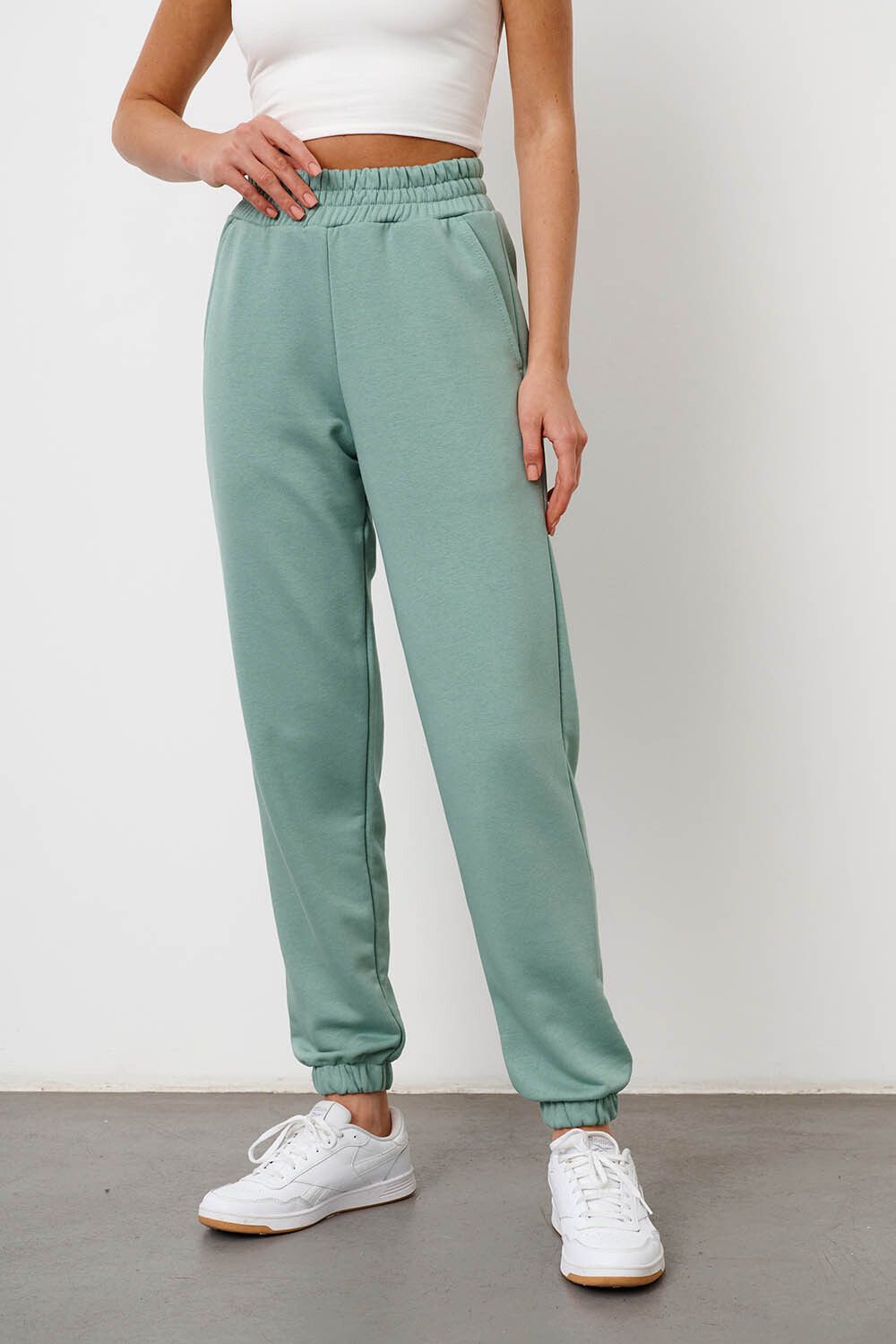 Свободные джоггеры без начеса  в цвете холодная мята