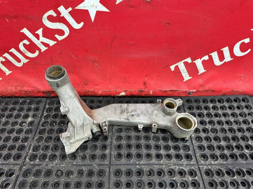 Патрубок системы охлаждения