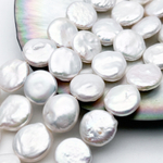 Жемчуг бусины, размер около 11-12 мм, цена за набор 5 штук