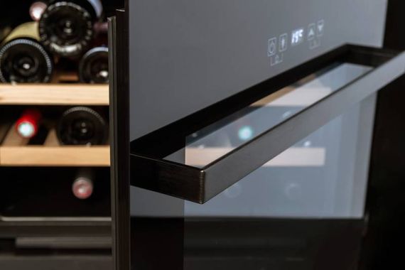 Винный холодильник LaSommeliere LSBI28B