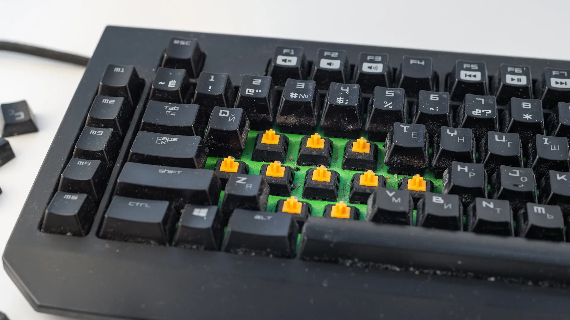 Что делать, если клавиатура сама по себе нажимает кнопки
