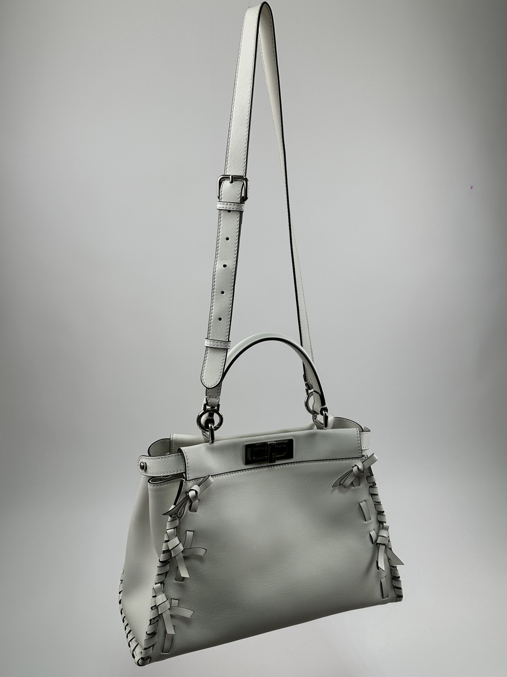 Сумка Fendi Peekaboo Medium Fiocco Bianca