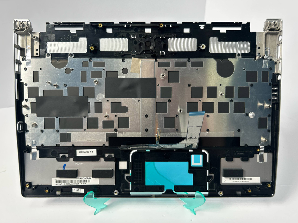 Верхняя панель с клавиатурой (топкейс) для ноутбука MSI PS42 Modern 8 (957-14B11E-C16)