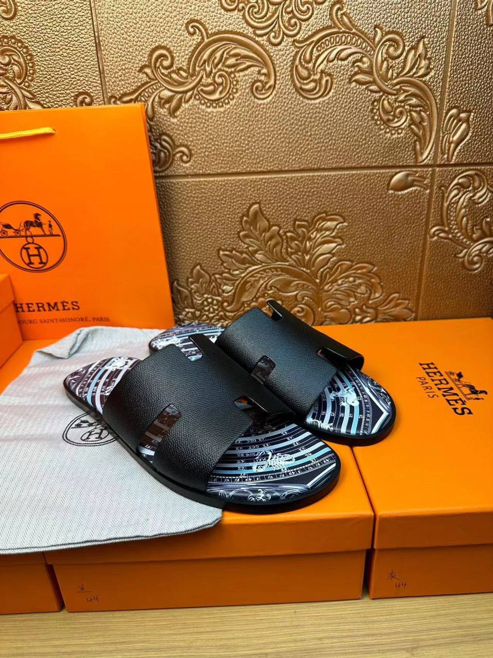 Шлёпанцы Hermes