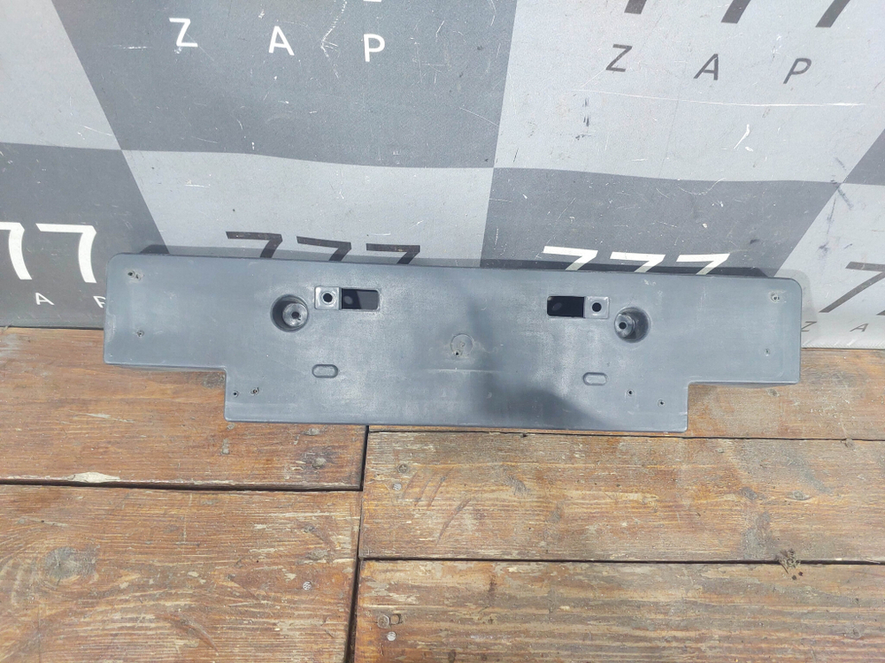 Площадка гос. номера Toyota 200 15-21 Аналог Б/У 5211460230