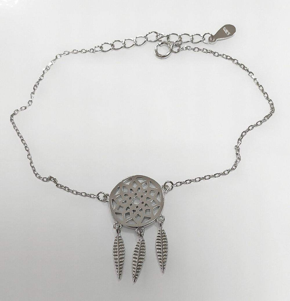 Ювелирный браслет из серебра с подвеской