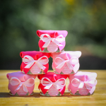 Набор комплиментов для гостей на свадьбе: бонбоньерка с медом (35 г) + шоколадка (15 г)