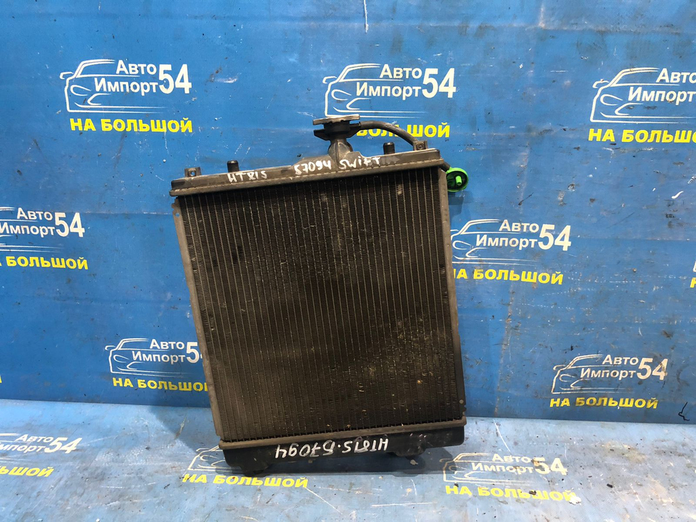 Радиатор двигателя SUZUKI SWIFT 2003-2004