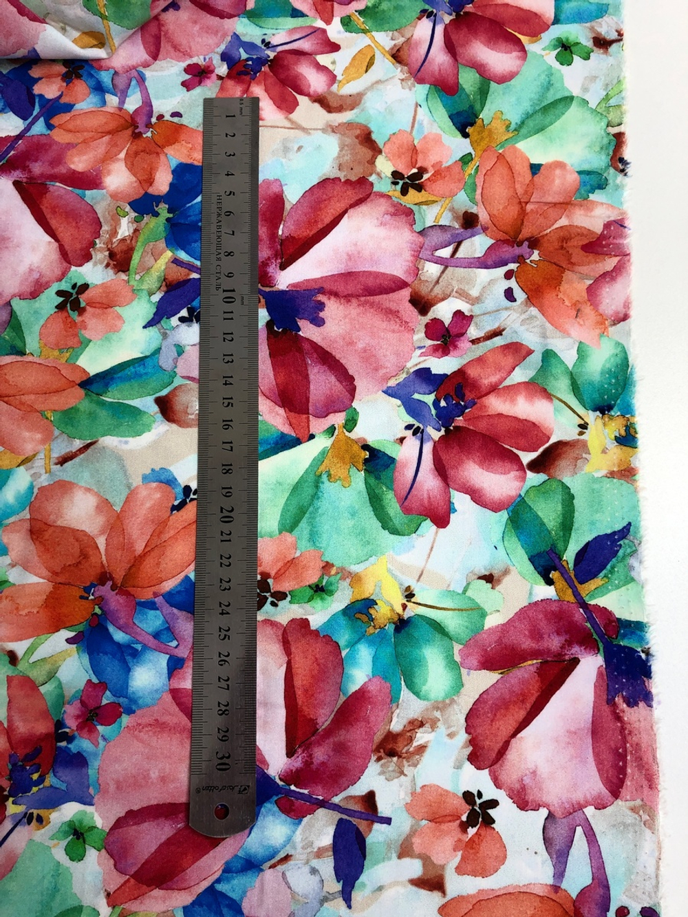 Штапель принт акварель малинов/голубой/зеленый