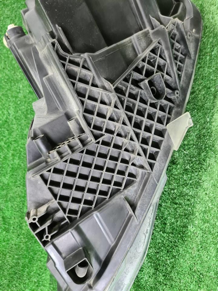 Фара правая Mercedes V w447 (2014-н.в.) галоген