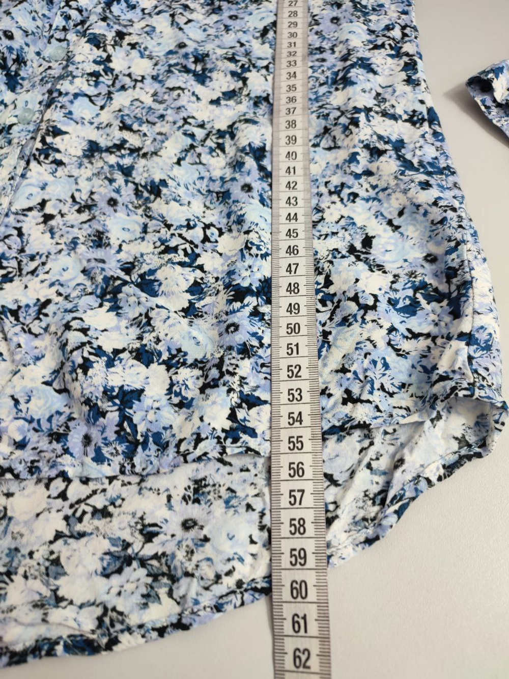 Блузка Reserved красивой расцветки 42 размер