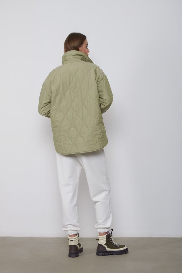 Куртка-рубашка стёганая AW015 фисташковая - фото 2