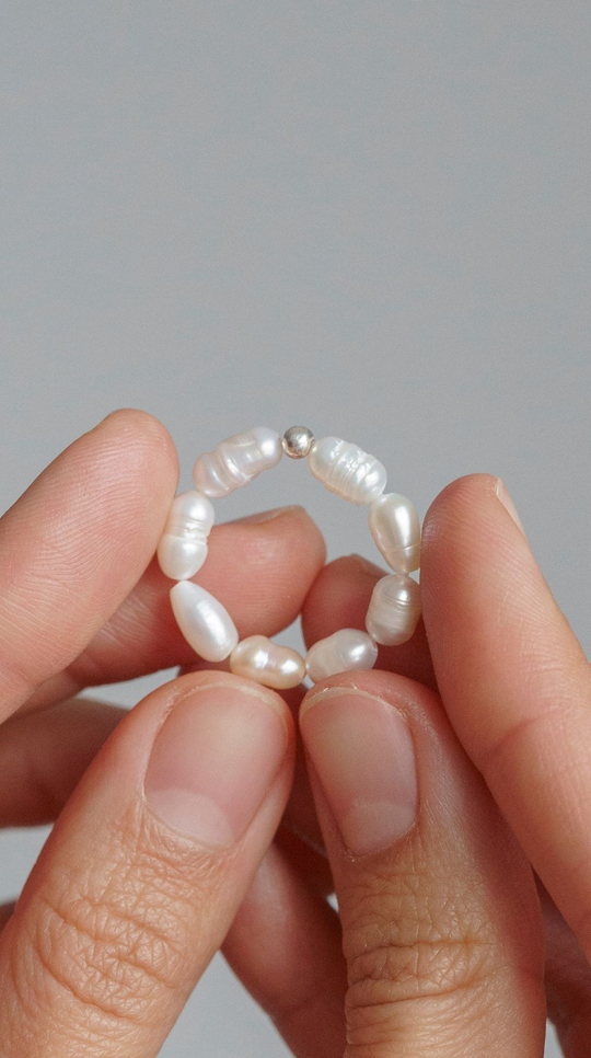 Кольцо "Memo about Moon" тонкое из жемчуга рис