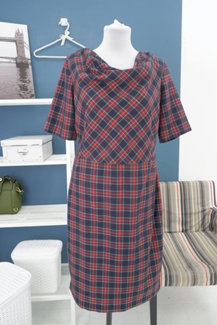 Платье MAGDA в клетку 46 размер, новое