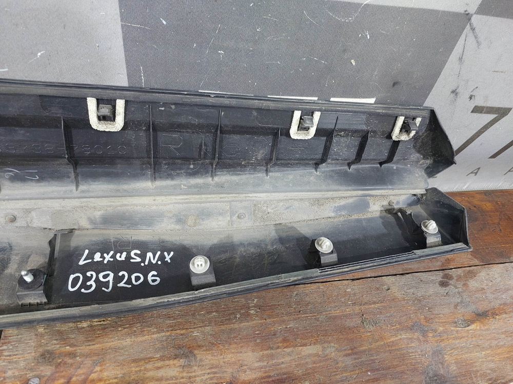 Накладка двери задней правой Lexus NX 1 14-21 Б/У Оригинал 7507778010
