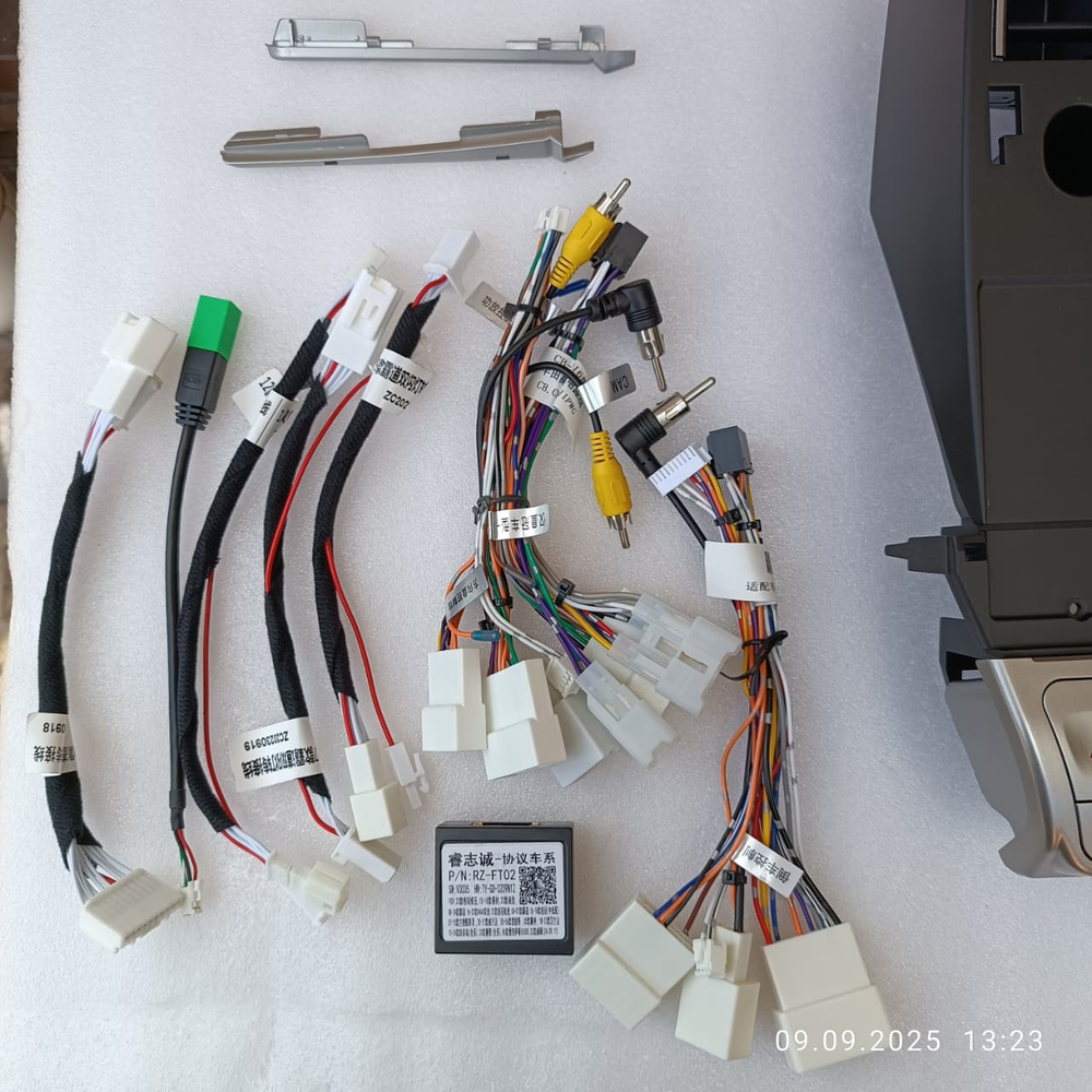 установочный комплект TOYOTA Land Cruiser Prado 150 2009-2020, рамка + проводка KB-KP-T1240FW