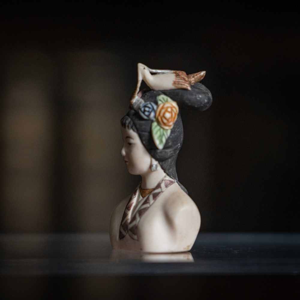 Фигура из слоновой кости «Бюст Императрицы»