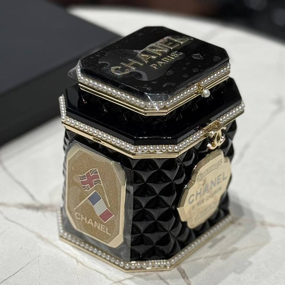 Аксессуар Chanel