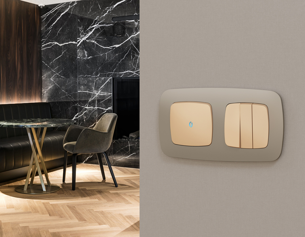 MO602060 Комплект механизма 1-кл выключателя с самовозвратом с подсветкой 10000K OMEGA Шампань QUANT (OP6020, VM113, G17B)