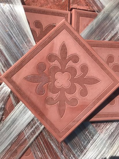 Плитка тротуарная 300х300х30 Краковский цветок КРАСНАЯ  (литье) шт.