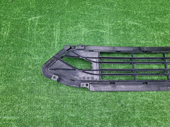 Решетка переднего бампера Voyah Dream (2021-н.в.)