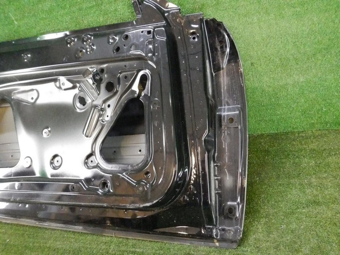 Дверь левая Mercedes E C238 (2016-2023)