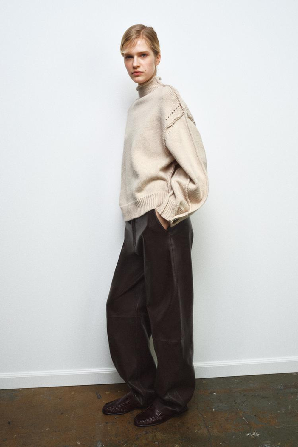 ZARA ДЖЕМПЕР В РУБЧИК С ОТДЕЛКОЙ, КАМЕННО-СЕРЫЙ