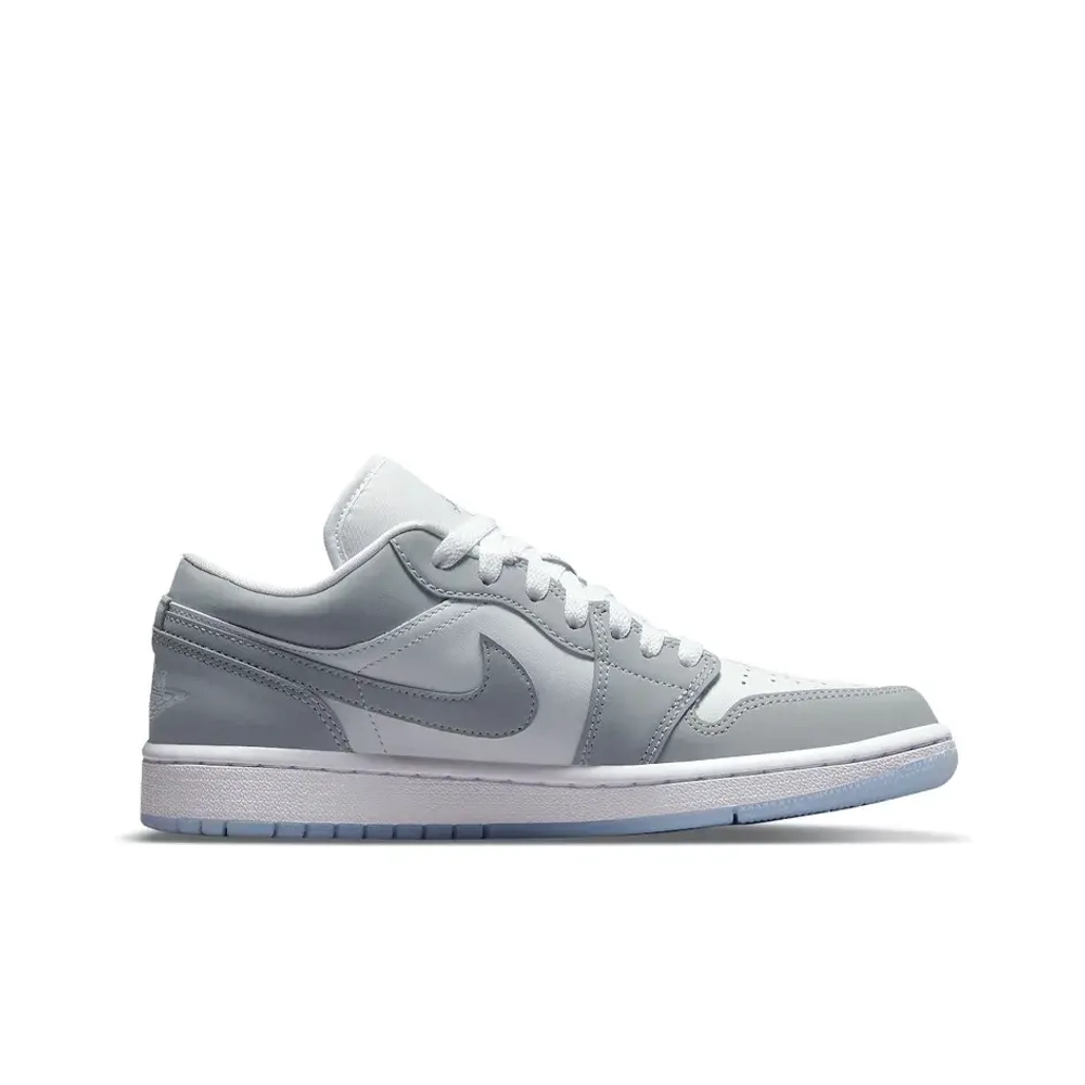 Женские кроссовки Air Jordan 1 Low 'White Wolf Grey' DC0774-105