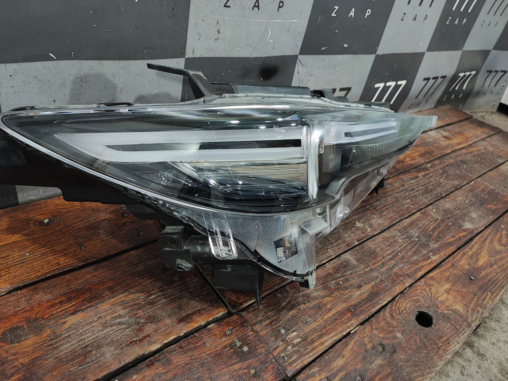 Фара правая LED Mazda CX-5 2 (KF) 17-нв Б/У Оригинал KB8N51031K