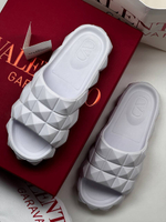 Шлепанцы Valentino