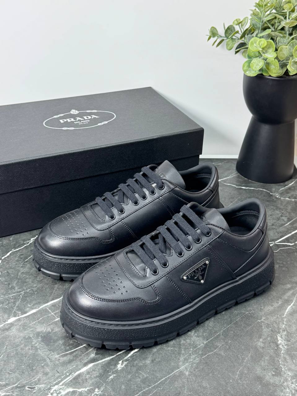 Кроссовки Prada