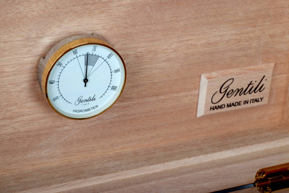 Хьюмидор Gentili  di Mogano на 70 сигар — Красное дерево