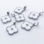 Подвеска Клевер, цвет серебро+белый, размер 16*14 мм, цена за 1 шт