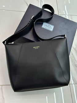 Сумка-мессенджер Prada