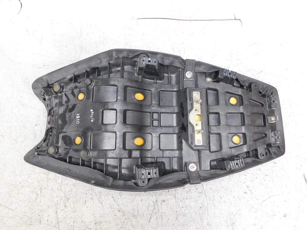 Сиденье Kawasaki ZZR1400 ZXT40A 051059