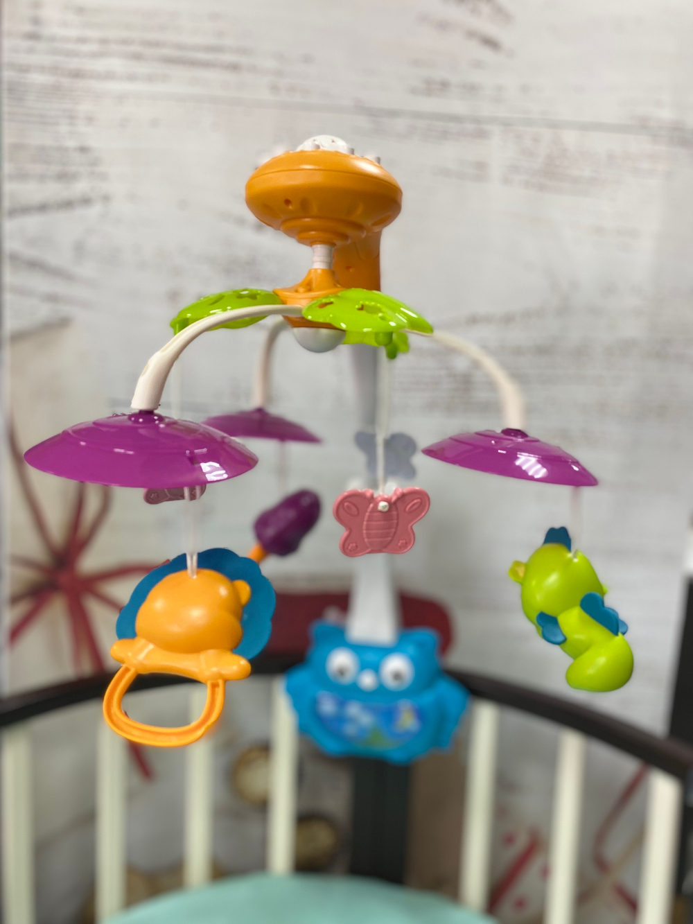 Музыкальный мобиль "Совушка" аккум.питание/пласт., 25 мел., с проектором, свет