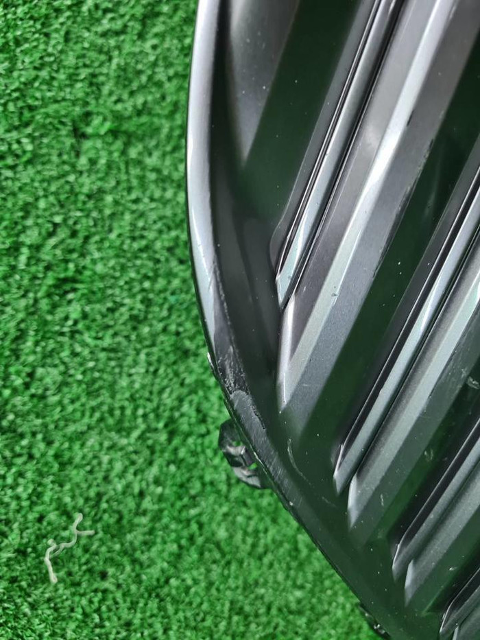 Решетка переднего бампера Toyota Camry xv70 17-21