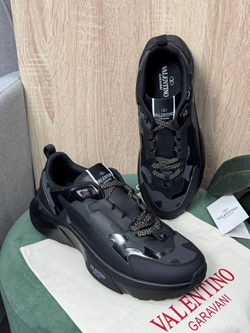 Кроссовки Valentino