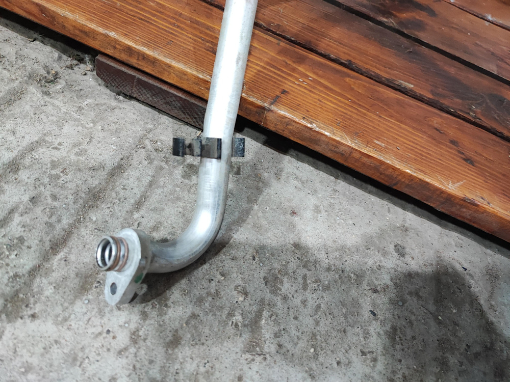 Трубка кондиционера Peugeot 208 2008 12-19 Б/У Оригинал 9670090880